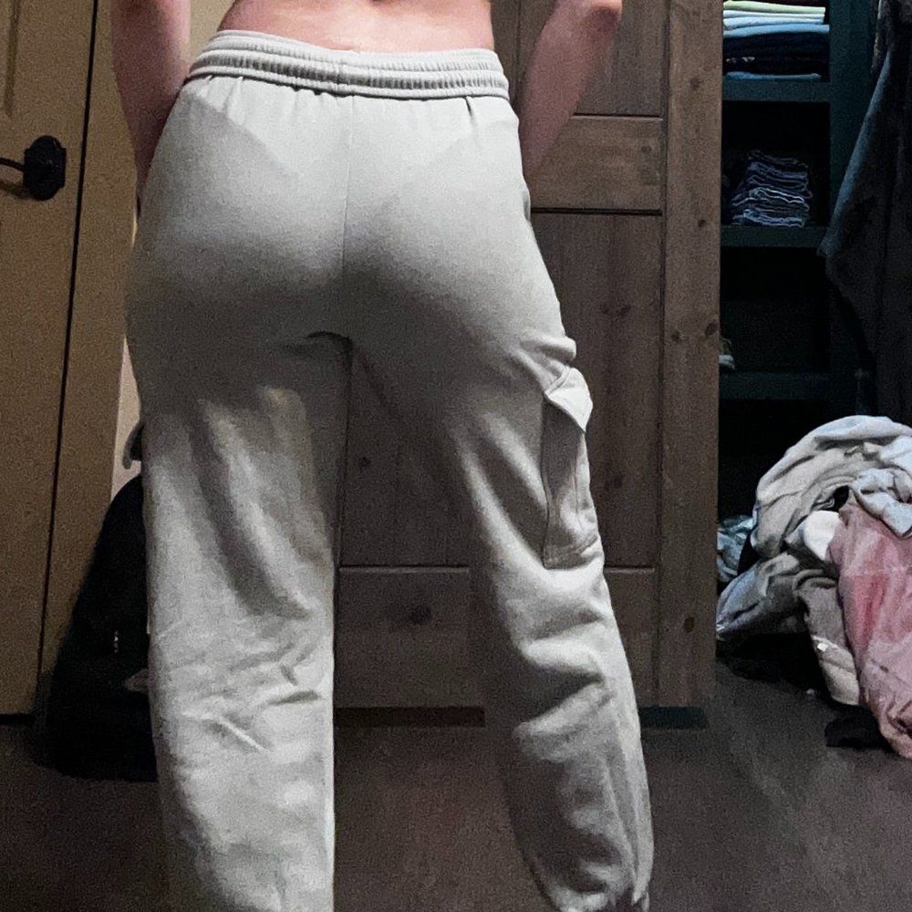 sweatpants - Picture 3 of 4